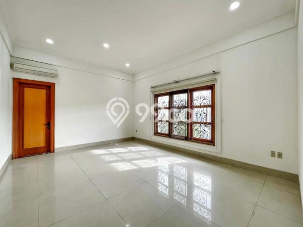 Rumah Mewah Akses Mudah di Jakarta Barat Rumah Mewah Akses Mudah di Jakarta Barat