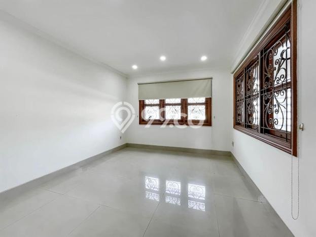 Rumah Mewah Akses Mudah di Jakarta Barat Rumah Mewah Akses Mudah di Jakarta Barat
