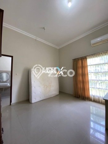 Rumah Elit LB 200m2 Siap Pakai Desain Elegan di Villa Puncak Tidar, Malang Rumah Elit LB 200m2 Siap Pakai Desain Elegan di Villa Puncak Tidar, Malang