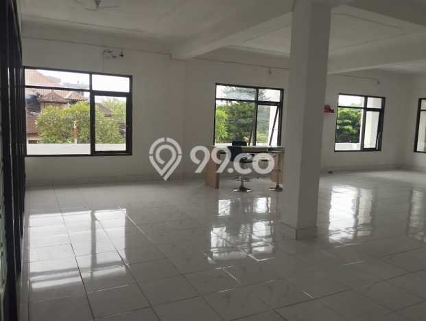 Ruko For Rent di Gatot Subroto, Luas 435m², Lingkungan Komersial Ruko For Rent di Gatot Subroto, Luas 435m², Lingkungan Komersial