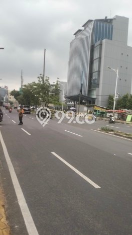 Unit Komersial Paling Strategis di Kebon Jeruk Jakarta Barat dengan LB 400m2 Unit Komersial Paling Strategis di Kebon Jeruk Jakarta Barat dengan LB 400m2