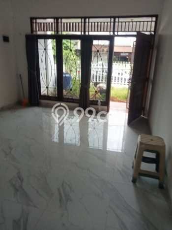 Disewakan Rumah Murah di Meruya Jakarta Barat Punya 3 KT Disewakan Rumah Murah di Meruya Jakarta Barat Punya 3 KT