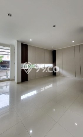 Rumah Mewah LB 117m2 Siap Pakai Desain Elegan di Bintaro, Tangerang Selatan Rumah Mewah LB 117m2 Siap Pakai Desain Elegan di Bintaro, Tangerang Selatan