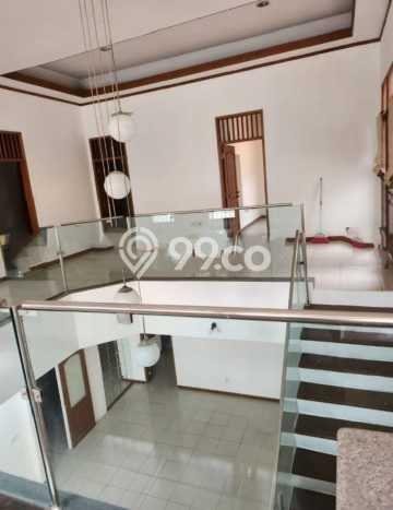 Sewa Rumah Harga Terjangkau di Tanjung Duren Jakarta Barat Punya 6 Kamar Tidur Sewa Rumah Harga Terjangkau di Tanjung Duren Jakarta Barat Punya 6 Kamar Tidur