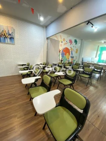 Kantor disewakan di Serpong Utara Tangerang Selatan dengan luas bangunan 270m2 Kantor disewakan di Serpong Utara Tangerang Selatan dengan luas bangunan 270m2