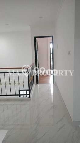 For Sale Hunian Rumah Terawat 3 Kamar di Cibubur, Jakarta Timur For Sale Hunian Rumah Terawat 3 Kamar di Cibubur, Jakarta Timur