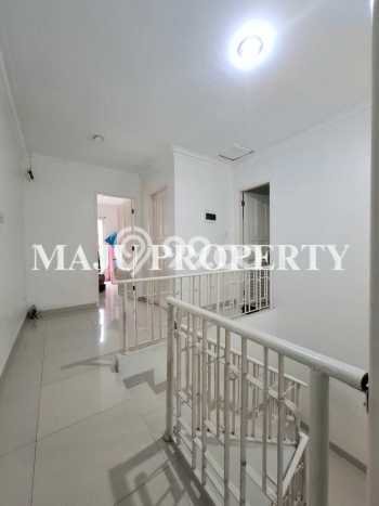 Dijual Hunian Rumah Terawat 3 KT di Legenda Wisata, Jakarta Timur Dijual Hunian Rumah Terawat 3 KT di Legenda Wisata, Jakarta Timur