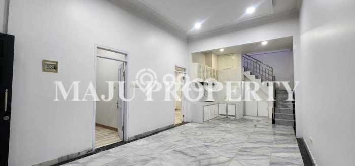 Dijual Hunian Rumah Terawat 2 KT di Kota Wisata, Bogor Dijual Hunian Rumah Terawat 2 KT di Kota Wisata, Bogor