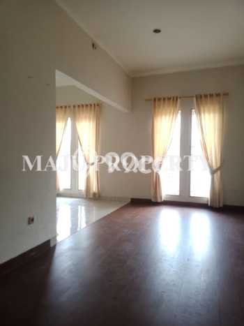 Rumah kawasan Cibubur, 3 KM, Lingkungan Elite, Luas 300m² LB 400m² Rumah kawasan Cibubur, 3 KM, Lingkungan Elite, Luas 300m² LB 400m²