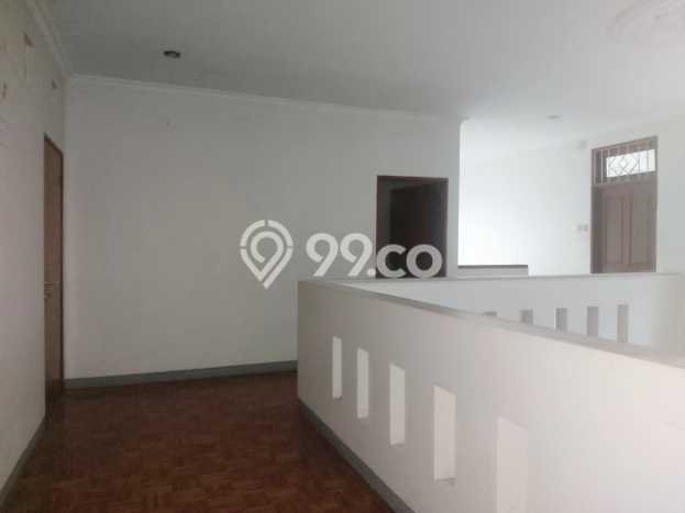 Rumah Luxury Modern Tanpa Renovasi di Cibubur Jakarta Timur Rumah Luxury Modern Tanpa Renovasi di Cibubur Jakarta Timur