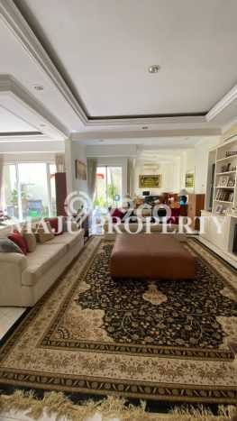 Jual Rumah Mewah Megah Dengan View Eksklusif di Cibubur, Jakarta Timur Jual Rumah Mewah Megah Dengan View Eksklusif di Cibubur, Jakarta Timur