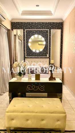 Jual Rumah Mewah Megah Dengan View Eksklusif di Cibubur, Jakarta Timur Jual Rumah Mewah Megah Dengan View Eksklusif di Cibubur, Jakarta Timur