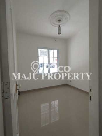 Rumah Modern 3 KT di Kota Wisata Jakarta Timur Unfurnished Rumah Modern 3 KT di Kota Wisata Jakarta Timur Unfurnished