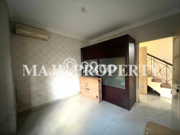 Rumah Luas Asri 3 KT Siap Pakai di Cibubur Depok Rumah Luas Asri 3 KT Siap Pakai di Cibubur Depok