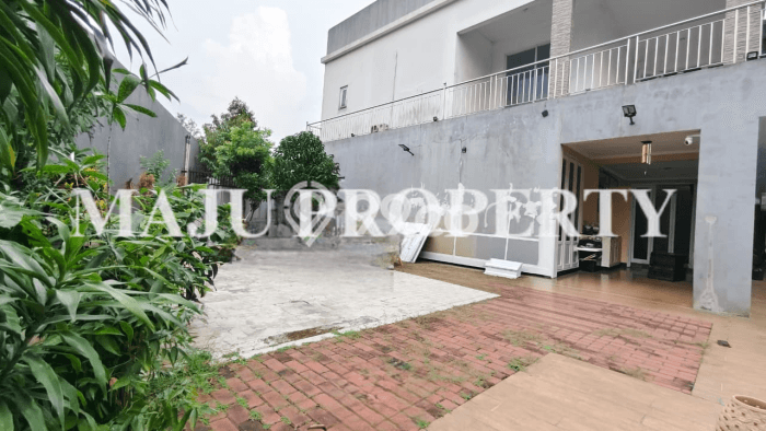Dijual Rumah Luas Elegan Dengan View Eksklusif di Legenda Wisata, Jakarta Timur Dijual Rumah Luas Elegan Dengan View Eksklusif di Legenda Wisata, Jakarta Timur