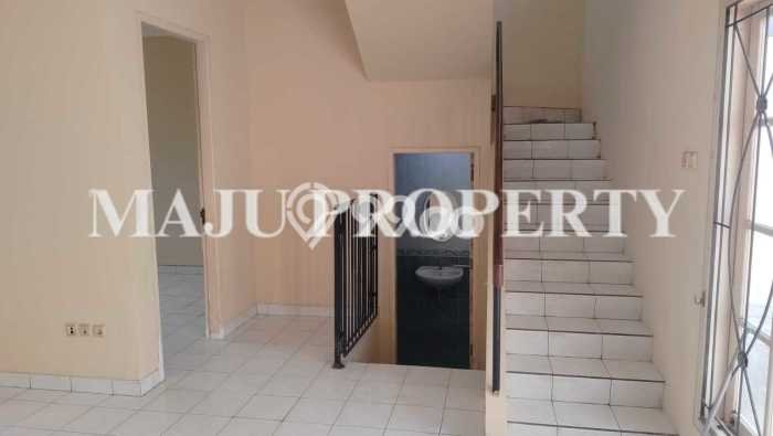Jarang Ada! Rumah Kontrakan 3 Kamar Bagus Siap Huni Cibubur Jarang Ada! Rumah Kontrakan 3 Kamar Bagus Siap Huni Cibubur