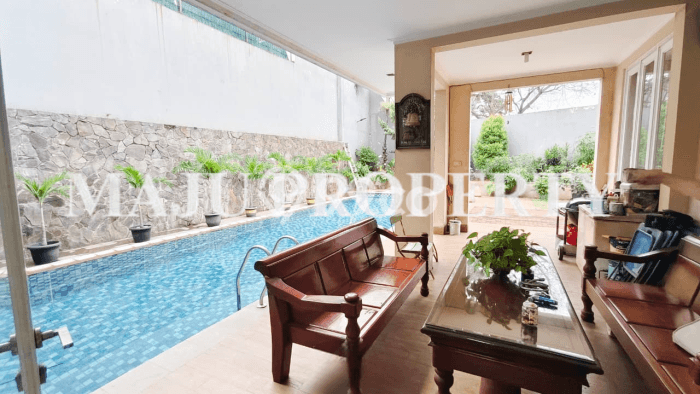 Dijual Rumah Luas Elegan Dengan View Eksklusif di Legenda Wisata, Jakarta Timur Dijual Rumah Luas Elegan Dengan View Eksklusif di Legenda Wisata, Jakarta Timur