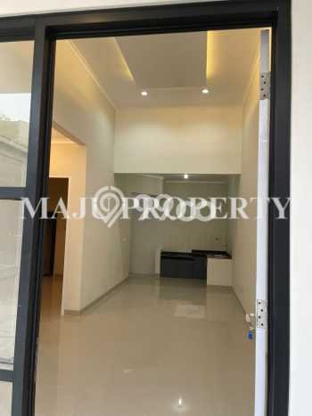 Rumah Modern 2 KT di Cibubur Jakarta Timur Rumah Modern 2 KT di Cibubur Jakarta Timur
