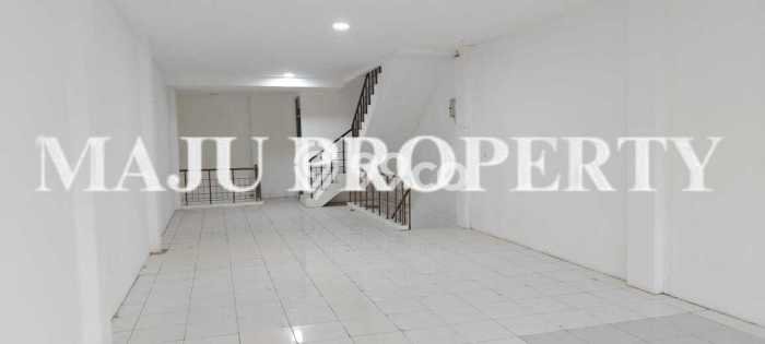 Unit Ruko Disewakan di Raffles Hills di Area Ramai & Strategis Unit Ruko Disewakan di Raffles Hills di Area Ramai & Strategis