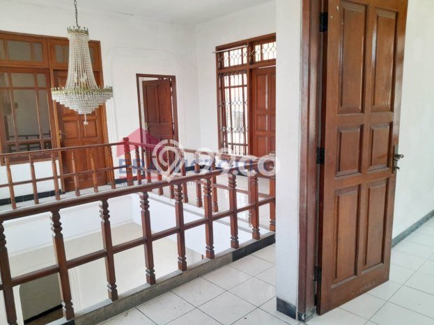Jual Rumah Minimalis Bagus Punya 9 KT di Dukuh Pakis Surabaya SHM Jual Rumah Minimalis Bagus Punya 9 KT di Dukuh Pakis Surabaya SHM