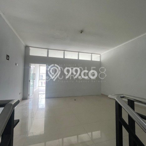 Disewakan Ruko di Kawasan Ramai Holis Cigondewah Luas 225m2 Disewakan Ruko di Kawasan Ramai Holis Cigondewah Luas 225m2