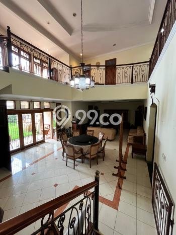 Rumah Elit LB 600m2 Siap Pakai Desain Elegan di Gunung Batu, Bandung Rumah Elit LB 600m2 Siap Pakai Desain Elegan di Gunung Batu, Bandung