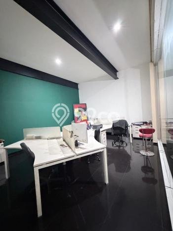Rumah Elit Modern Tanpa Renovasi di Sarijadi Bandung Rumah Elit Modern Tanpa Renovasi di Sarijadi Bandung