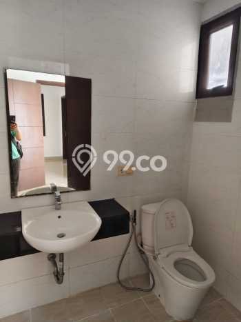 Disewakan! Rumah 4 Kamar Tidur &
3 Kamar Mandi di Green Lake City, Jakarta Barat Disewakan! Rumah 4 Kamar Tidur &
3 Kamar Mandi di Green Lake City, Jakarta Barat