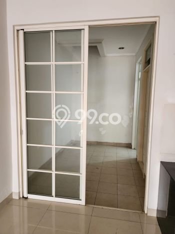 Disewakan! Rumah 2 Kamar Tidur &
2 Kamar Mandi di Green Lake City, Jakarta Barat Disewakan! Rumah 2 Kamar Tidur &
2 Kamar Mandi di Green Lake City, Jakarta Barat