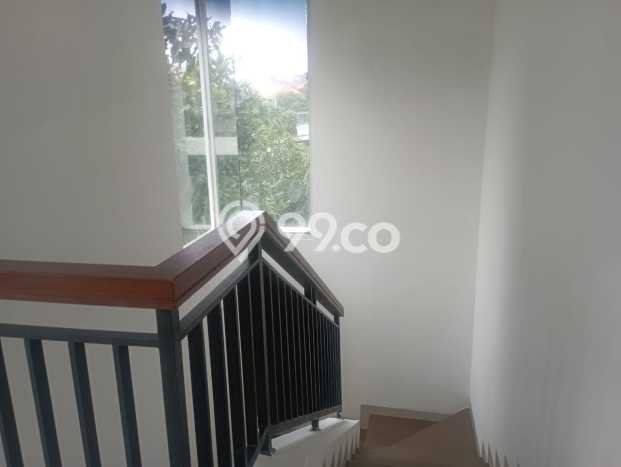 Rumah Elit Modern Tanpa Renovasi di Ancol Jakarta Utara Rumah Elit Modern Tanpa Renovasi di Ancol Jakarta Utara