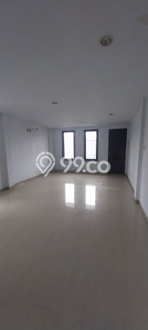 Ruko Dijual di Prime Area Jakarta Barat Luas 450m2 Ruko Dijual di Prime Area Jakarta Barat Luas 450m2