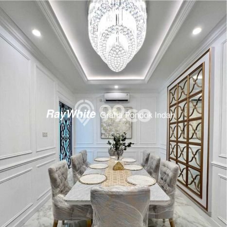 Dijual Rumah Mewah Megah Dengan View Cantik di Pondok Indah, Jakarta Selatan Dijual Rumah Mewah Megah Dengan View Cantik di Pondok Indah, Jakarta Selatan