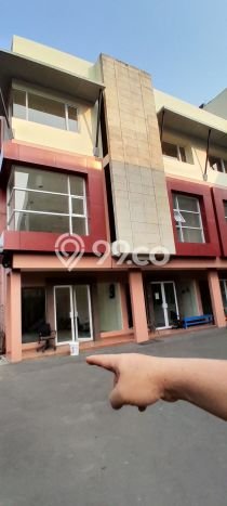 Disewakan Ruko di Pusat Kota Jakarta Selatan Ramai Strategis Disewakan Ruko di Pusat Kota Jakarta Selatan Ramai Strategis