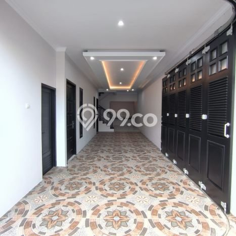 Rumah Elit Modern Tanpa Renovasi di Jati Padang Jakarta Selatan Rumah Elit Modern Tanpa Renovasi di Jati Padang Jakarta Selatan