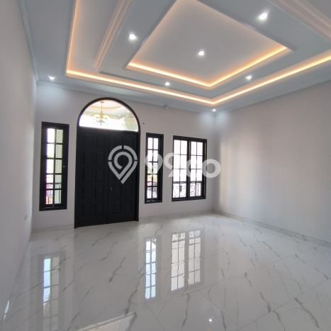 Rumah Elit Modern Tanpa Renovasi di Jati Padang Jakarta Selatan Rumah Elit Modern Tanpa Renovasi di Jati Padang Jakarta Selatan