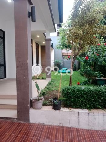 LIMITED OFFER! Rumah Berkualitas di , LT 320m2m² Bangunan 250m2m² LIMITED OFFER! Rumah Berkualitas di , LT 320m2m² Bangunan 250m2m²