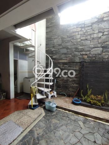 Disewakan! Rumah 3 Kamar Tidur &
1 Kamar Mandi di Turangga, Bandung Disewakan! Rumah 3 Kamar Tidur &
1 Kamar Mandi di Turangga, Bandung