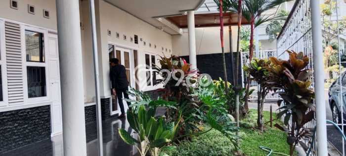 Siap Huni Rumah Mewah 6 Kamar di Antapani Dekat ke Mana Pun Siap Huni Rumah Mewah 6 Kamar di Antapani Dekat ke Mana Pun