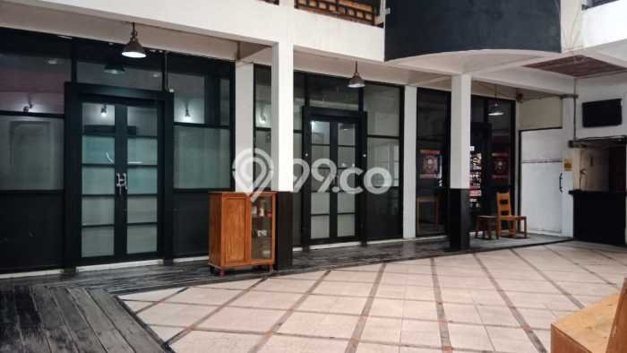 LOKASI STRATEGIS! Komersial For Rent Kawasan Buah Batu, Luas 350m², Area Berkembang LOKASI STRATEGIS! Komersial For Rent Kawasan Buah Batu, Luas 350m², Area Berkembang