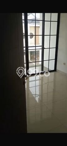 Rumah sewa siap pakai 4 KT di Green Lake City, Jakarta Barat Rumah sewa siap pakai 4 KT di Green Lake City, Jakarta Barat