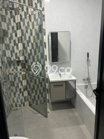 For Sale Rumah 4 Kamar Lokasi Strategis Nyaman dan Strategis di Karang Tengah For Sale Rumah 4 Kamar Lokasi Strategis Nyaman dan Strategis di Karang Tengah