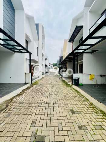 Jual Rumah Bagus Siap Huni LB 178m2 di Cilandak, Jakarta Selatan Jual Rumah Bagus Siap Huni LB 178m2 di Cilandak, Jakarta Selatan