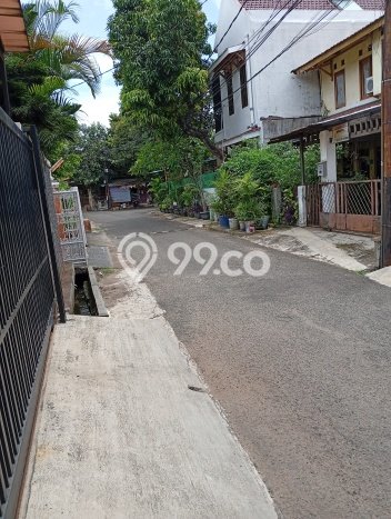 Disewakan! Rumah 4 Kamar Tidur &
4 Kamar Mandi di Pejaten Timur, Jakarta Selatan Disewakan! Rumah 4 Kamar Tidur &
4 Kamar Mandi di Pejaten Timur, Jakarta Selatan