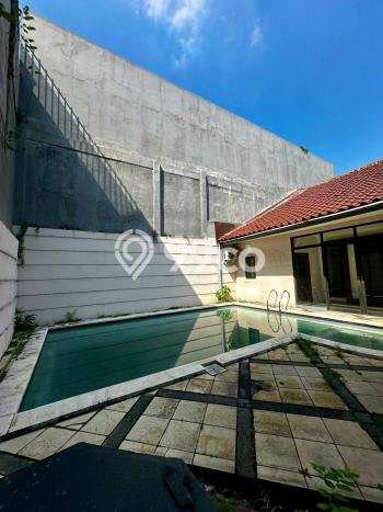 For Sale! Luxury House LT 300m2 Desain Elegan di Pondok Indah For Sale! Luxury House LT 300m2 Desain Elegan di Pondok Indah