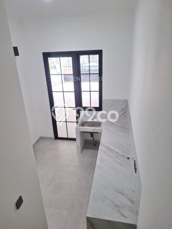 Ready to Use! Luxury House LT 250m2 Desain Modern di Sektor 3 - Bintaro Ready to Use! Luxury House LT 250m2 Desain Modern di Sektor 3 - Bintaro
