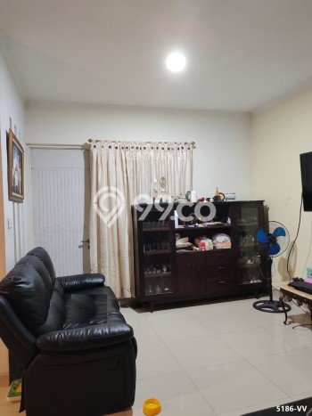 Hunian Mewah LB 200m2 Siap Pakai Desain Elegan di Bintaro, Tangerang Selatan Hunian Mewah LB 200m2 Siap Pakai Desain Elegan di Bintaro, Tangerang Selatan