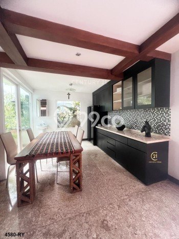 Hunian Elit LB 400m2 Siap Pakai Desain Elegan di Bintaro, Tangerang Selatan Hunian Elit LB 400m2 Siap Pakai Desain Elegan di Bintaro, Tangerang Selatan