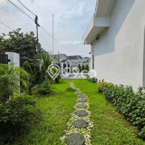 Dijual Rumah Luas Elegan Dengan View Cantik di Bintaro, Jakarta Selatan Dijual Rumah Luas Elegan Dengan View Cantik di Bintaro, Jakarta Selatan