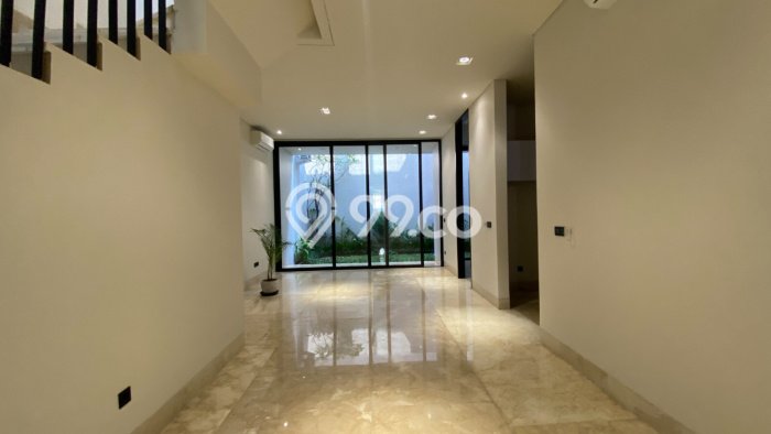 Rumah Luxury Modern Tanpa Renovasi di Kemang Jakarta Selatan Rumah Luxury Modern Tanpa Renovasi di Kemang Jakarta Selatan