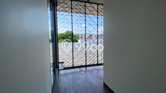 Dijual Rumah Mewah Elegan Dengan View Eksklusif di Kemang, Jakarta Selatan Dijual Rumah Mewah Elegan Dengan View Eksklusif di Kemang, Jakarta Selatan